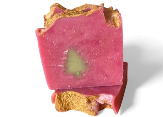 Festive Oat & Blossom Soap Ingredients: Olive Oil, Coconut Oil, Castor Oil, Sweet Almond Oil, Shea Butter, Cocoa Butter, Distilled Water, Sodium Hydroxide, Vitamin E, Rose Essential Oil, Lavender Essential Oil, Oat Powder. 100g